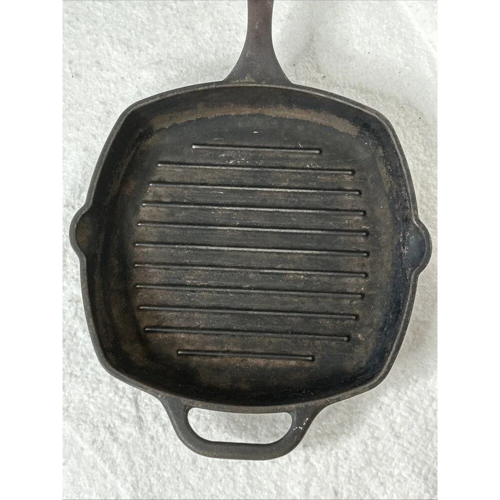 Victoria 10-Inch Cast Iron Skillet Pre-Seasoned Cast-Iron 10 Inch Black Used